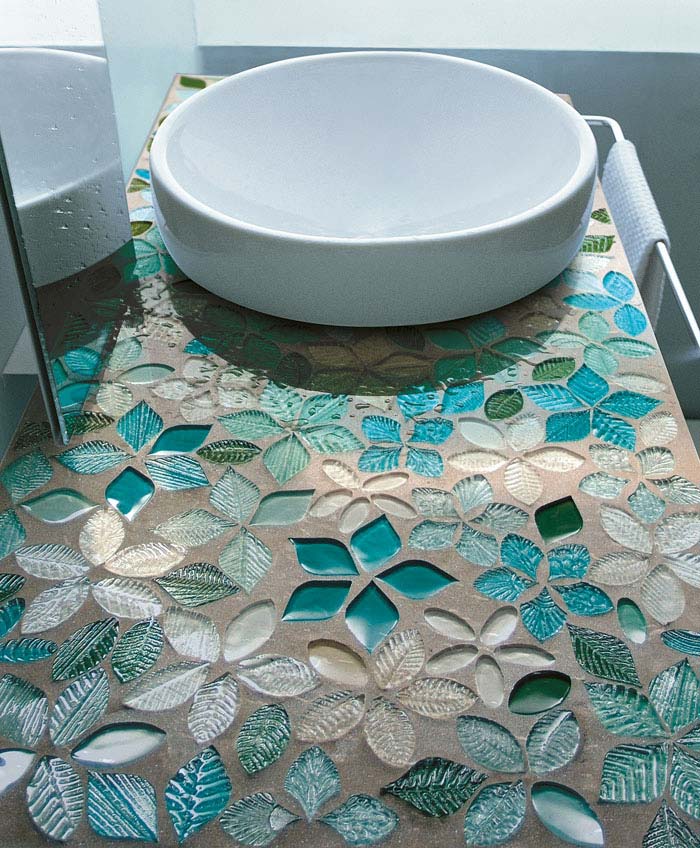 tyrquoise crystal mosaic bathroom