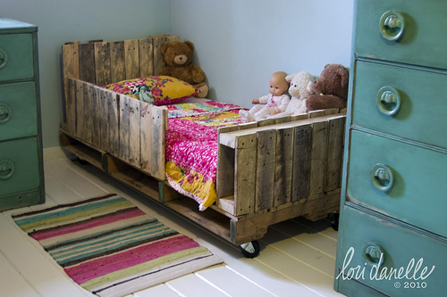 kids beds made by pallets