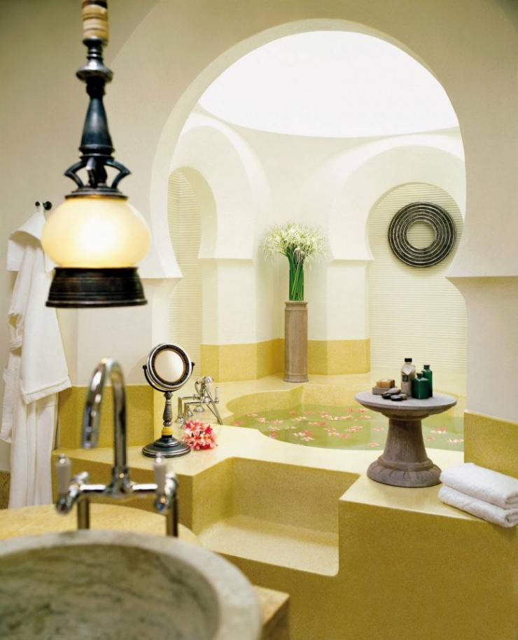spectacular luxury Four Seasons bathrooms 12