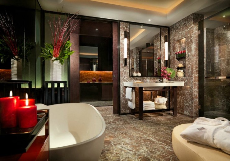 spectacular luxury Four Seasons bathrooms 7