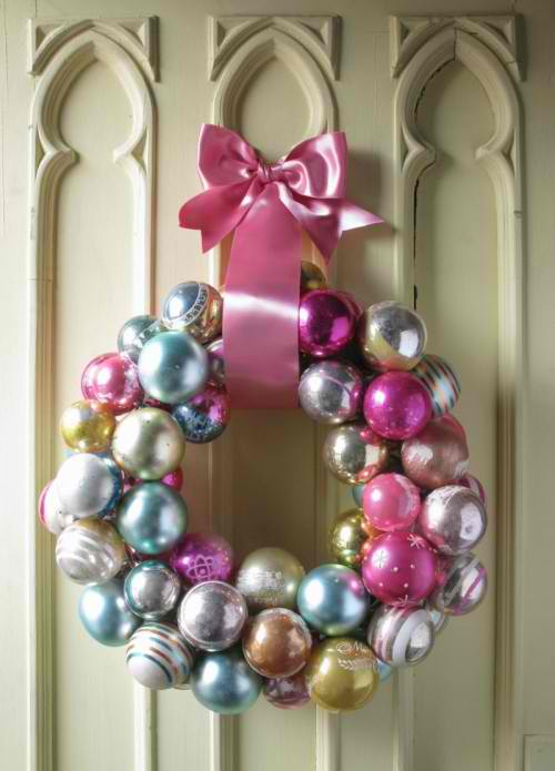 DIY Christmas wreath from round tree ornaments