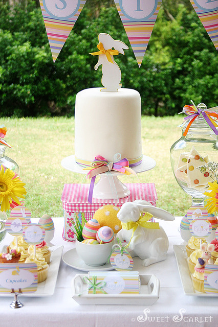 easter decorating cake