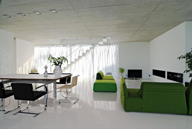 minimalist emerald green living room