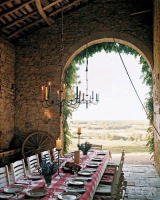 farmhouse outdoor dining