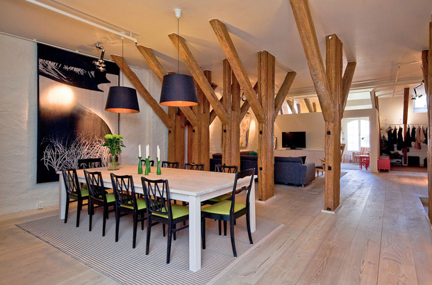 attic penthouse with beams 