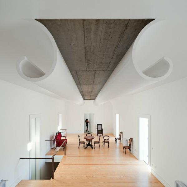 Fresh and contemporary house ceiling