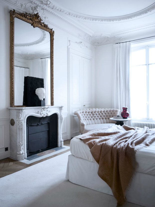 Historic Parisian Apartment with Contemporary Art 14