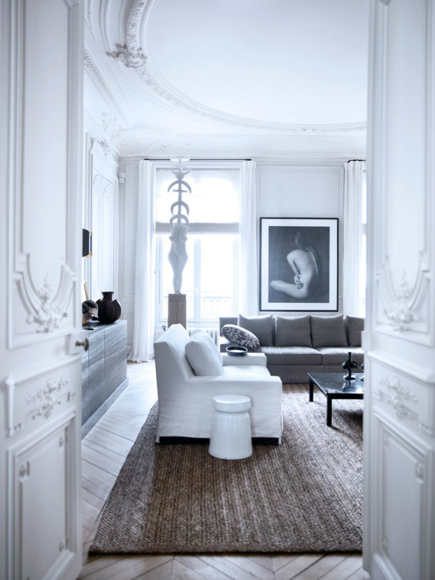 Historic Parisian Apartment with Contemporary Art 4