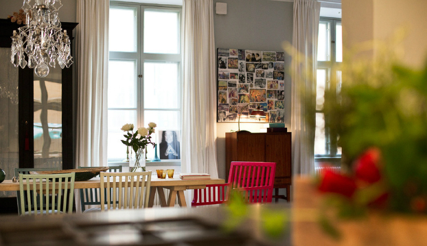 Scandinavian Interior Design With Colour Touches16