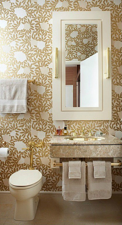 gold small bathroom design idea