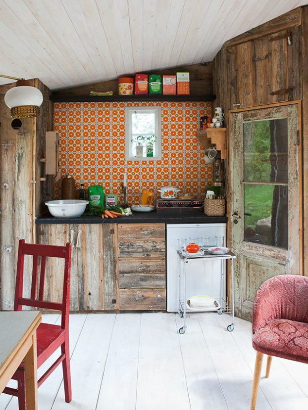 retro cottage Kitchen Backsplash Idea