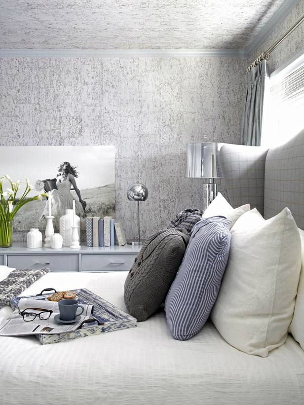 Sophisticated schic bedroom accent wall