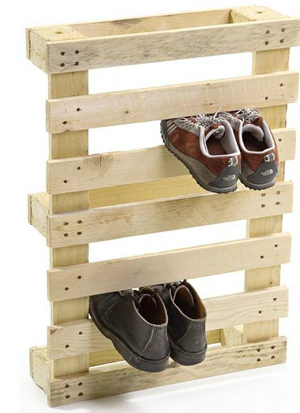 Wood pallets as shoe storage