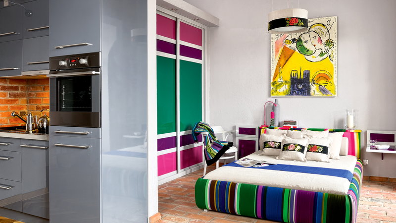 Colorful and Warm 33sqm Apartment 