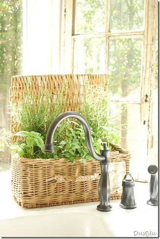 kitchen decorating ideas with herbs 41