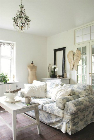 White Living Room Ideas 19