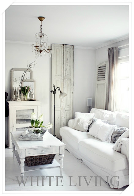 White Living Room Ideas 23
