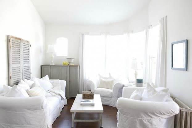 White Living Room Ideas 24