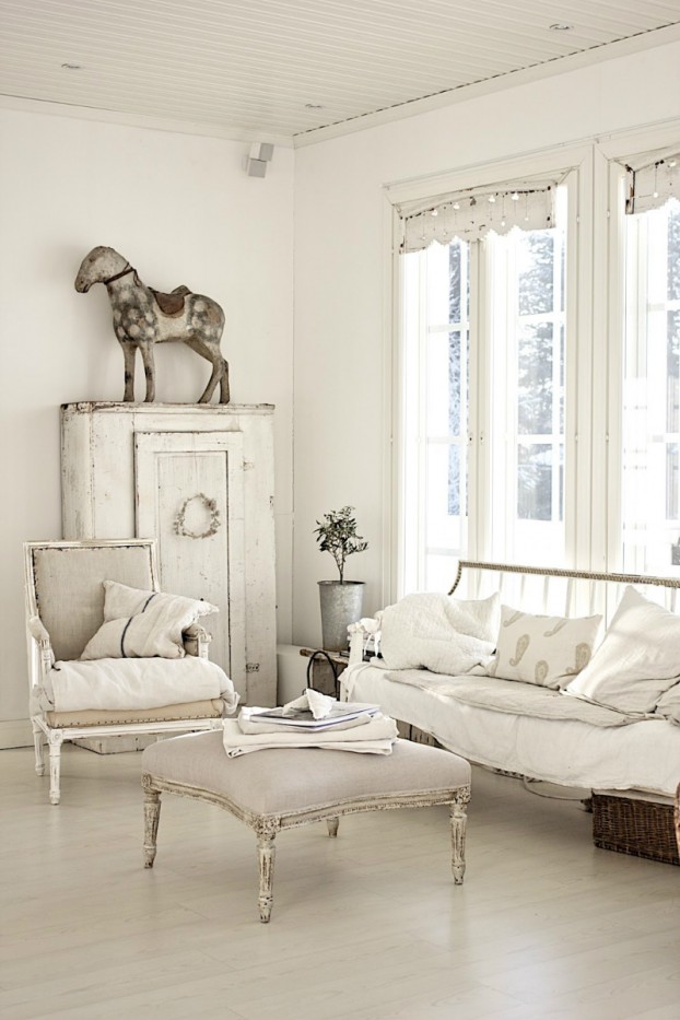 White Living Room Ideas 40