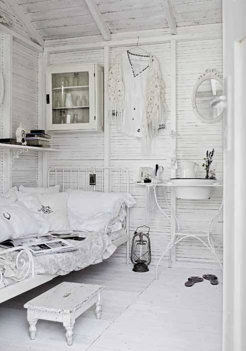 Shabby Chic Interior With Incredible Attention To Details 12