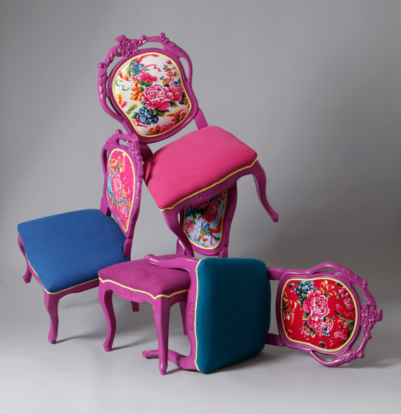 Colorful traditional crafted dining chairs in 4 pieces