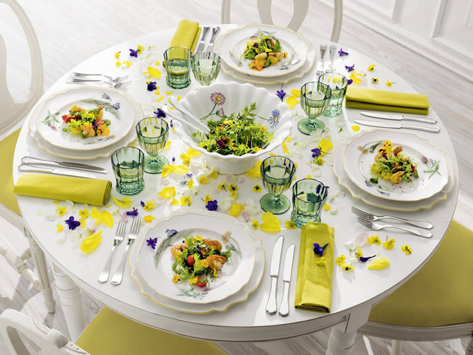 Easter Table Decorations 33