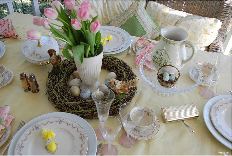 Easter Table Decorations 34