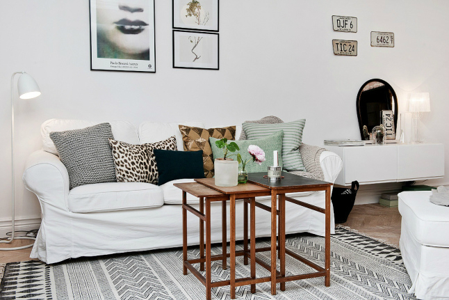 small Scandinavian apartment interior design 42 square meters 14