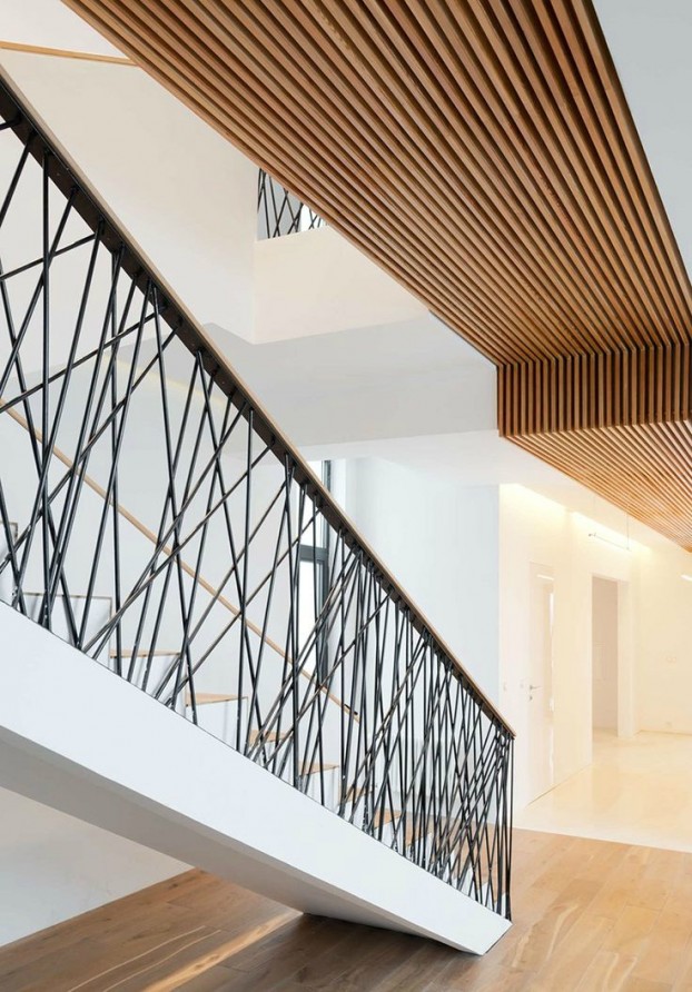 Simple Stair Railings Designs for Large Space