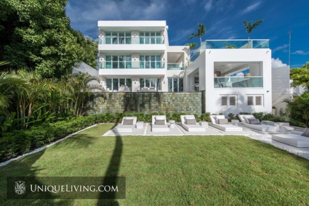 Avant-garde Luxury Beach Front Villa On Barbados 6