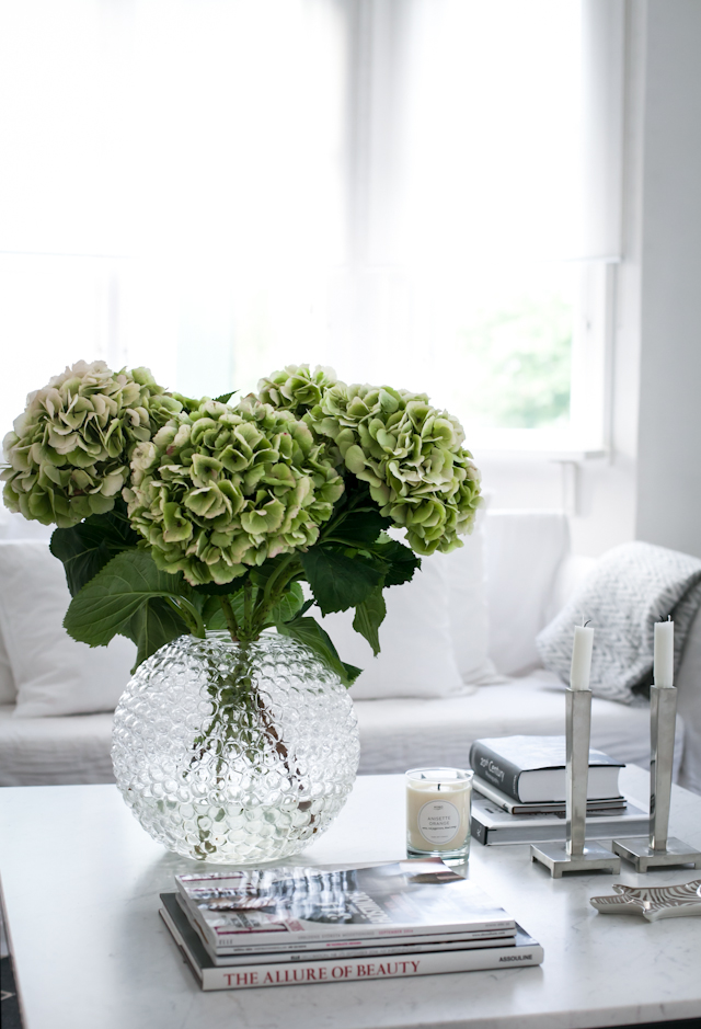 coffee table decor styling 