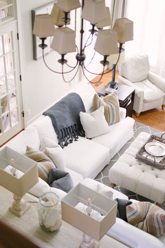 comfortable and stylish living room design idea