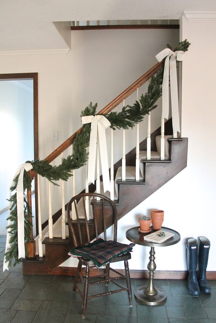 Simple Christmas Staircase