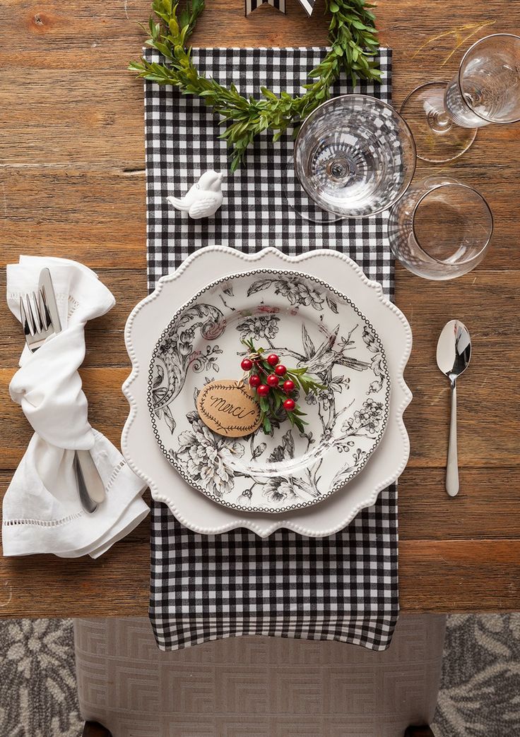 Mix and match country tableware 