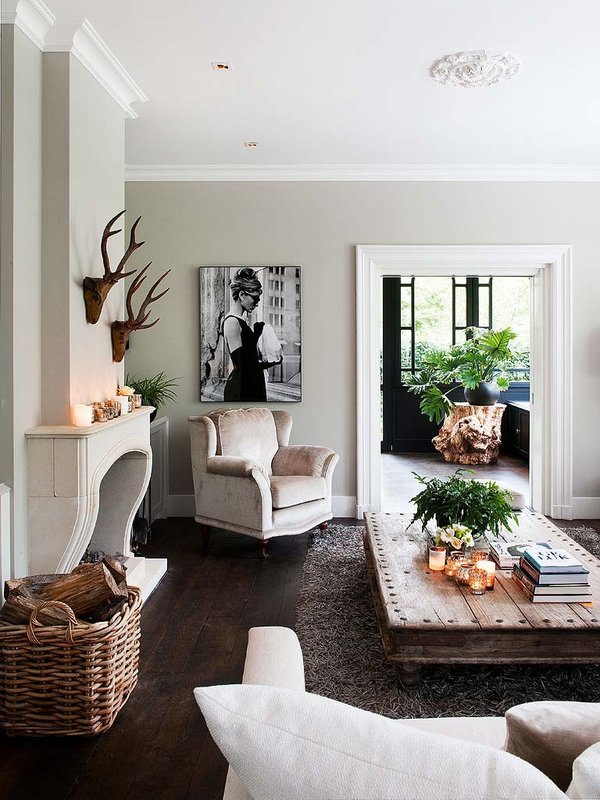 Modern Accents To A Traditional Interior 2