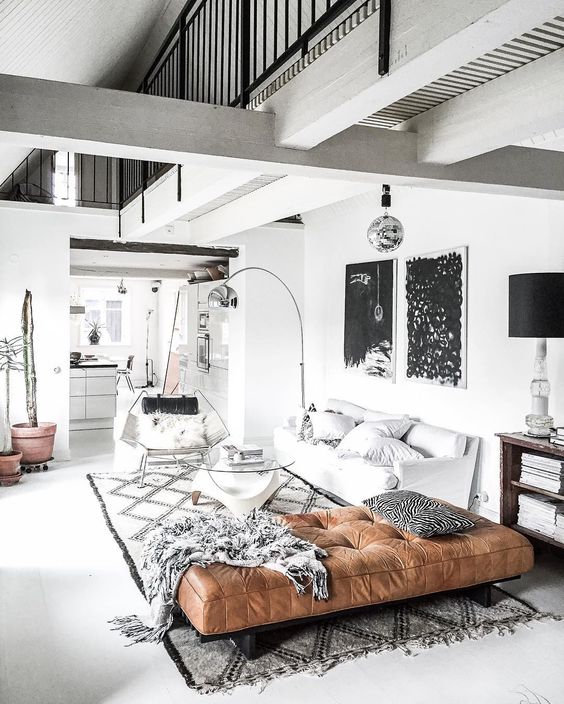 Black and White Living Room Idea 22