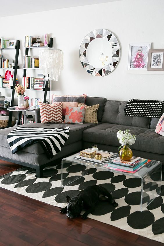 Black and White Living Room Idea 33