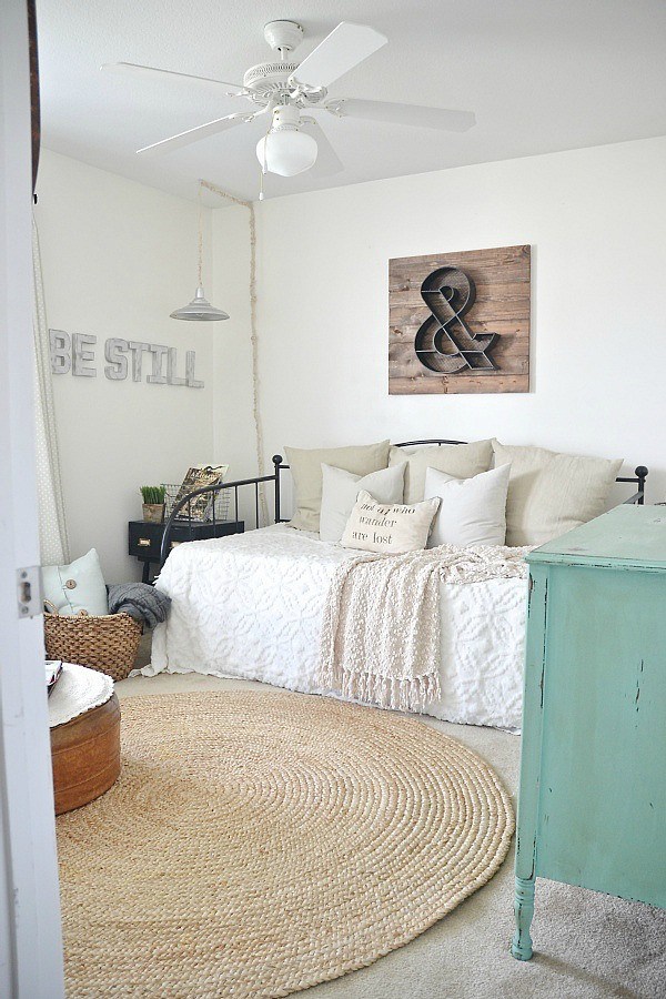 Liz Marie's Cozy Abode and its Creative Décor 25