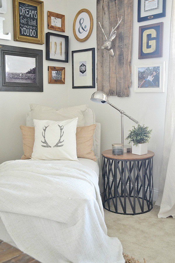 Liz Marie's Cozy Abode and its Creative Décor 3
