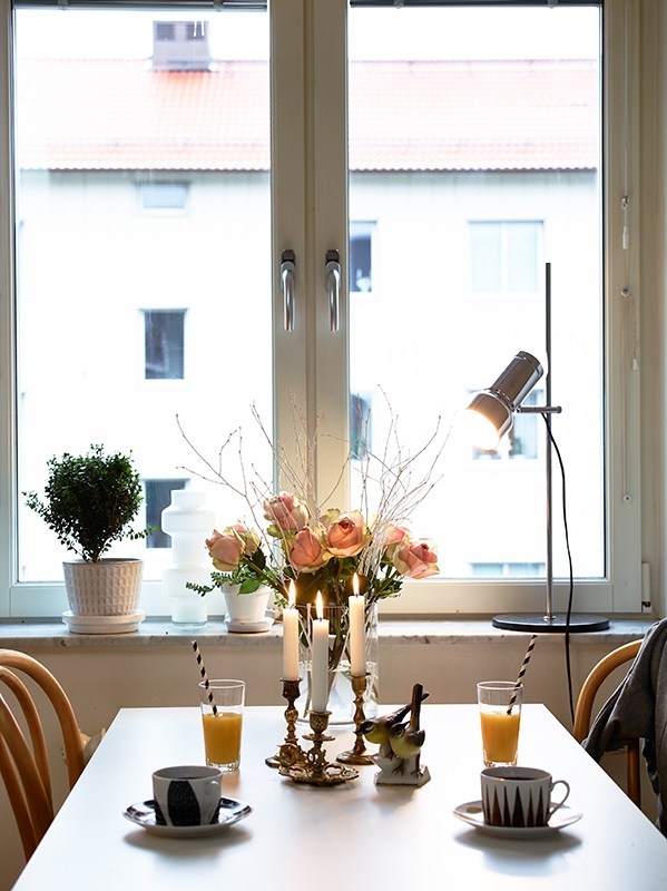 Lovely Apartment With Yellow Touches 15