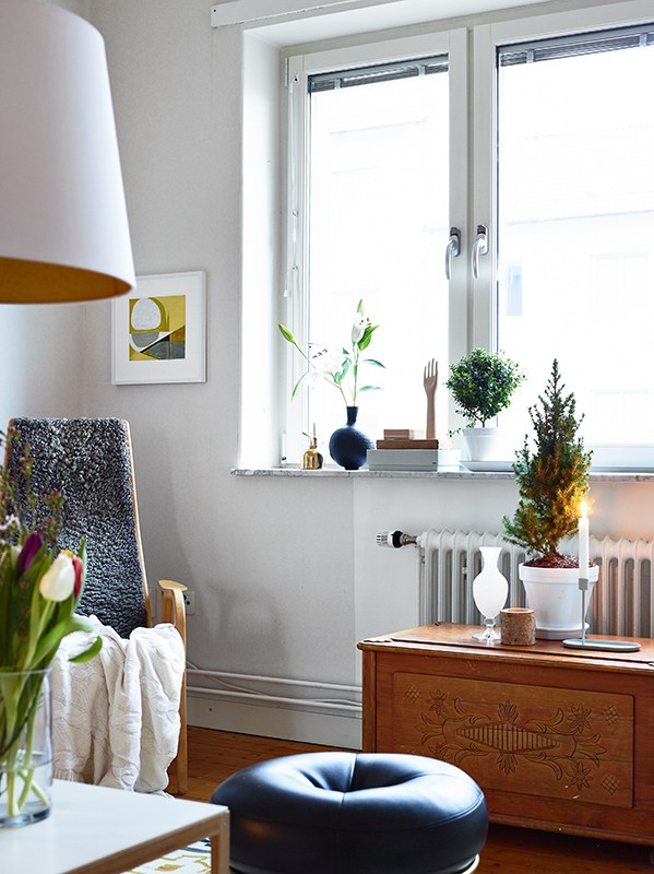 Lovely Apartment With Yellow Touches 3