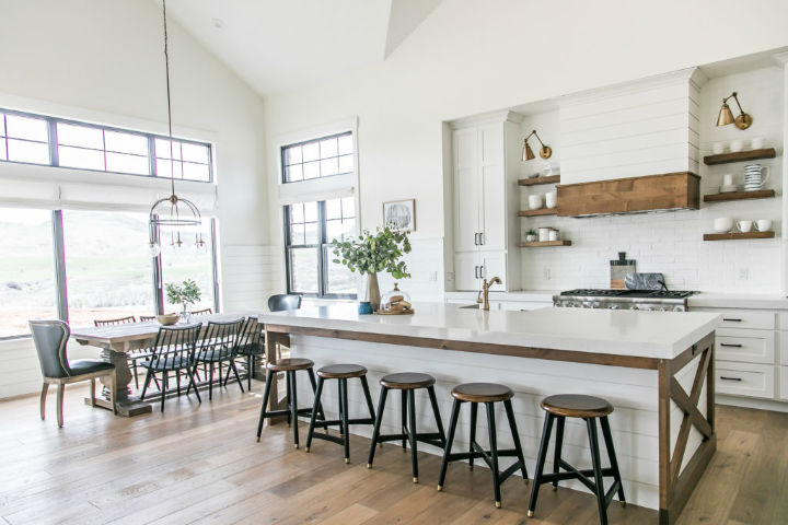 Modern Home Wrapped in Farmhouse Beauty 12