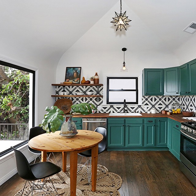 10 Fresh and Pretty Kitchen Cabinet Color Ideas | Decoholic