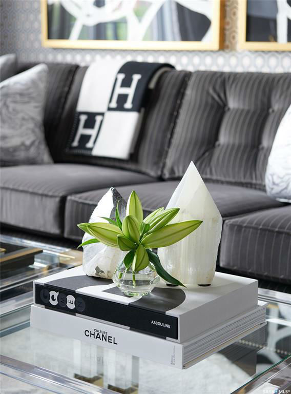 Glamorous Chic and Sophisticated Interiors 9