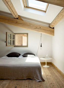 modern attic loft by Marie-Laure Helmkamp 4