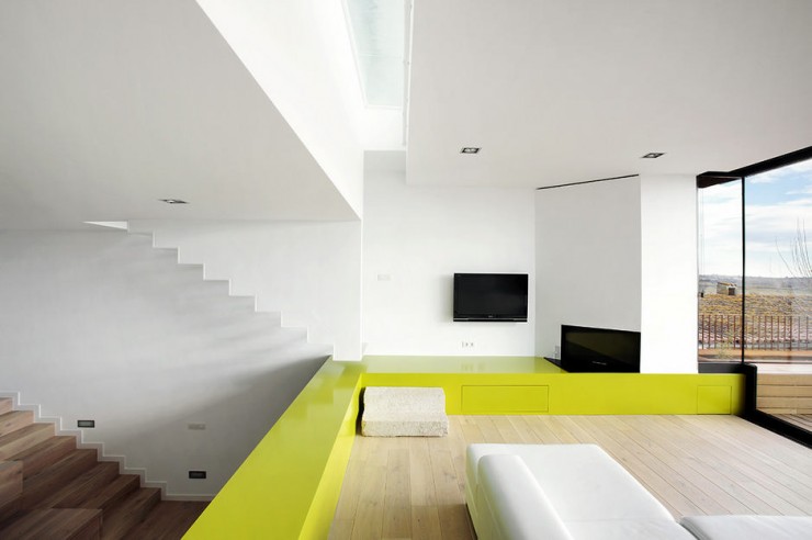 chartreuse-green-decorating-interior-design-ideas-living-room-decor28
