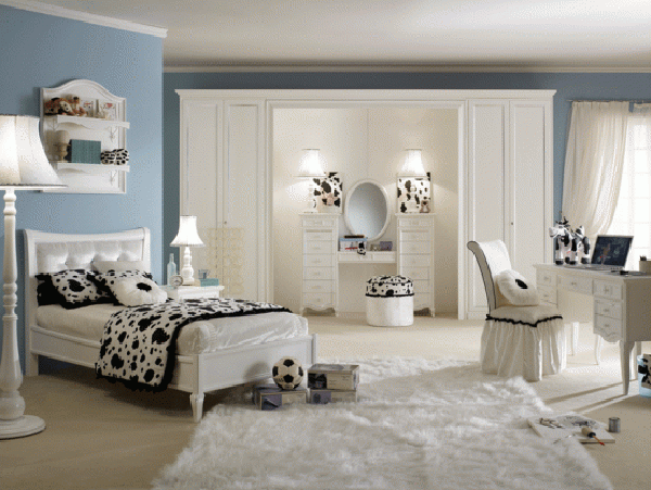 classic blue and white interior design ideas for teenage gil's rooms