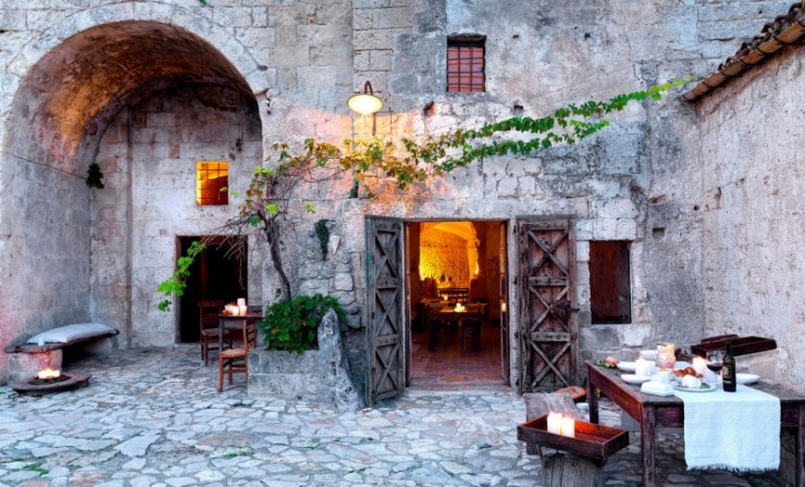 hotel into limestone caves in Italy 15