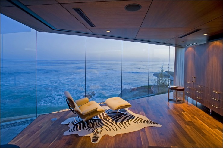 Impressive Glass House in California by Jonathan Segal