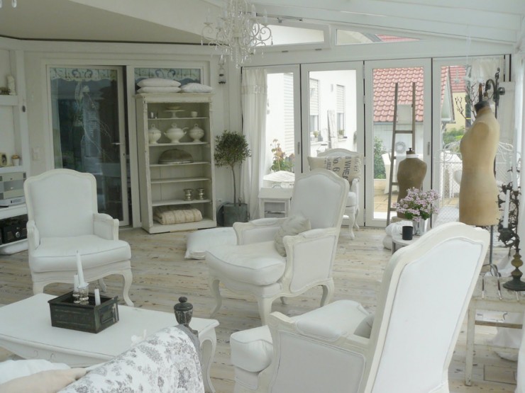 white chabby chic interiors